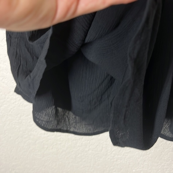 Lulus Off the Shoulder Little Black Dress. NWT szS - Picture 4 of 9